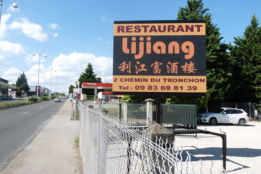 8sqm P8 advertising LED display in France